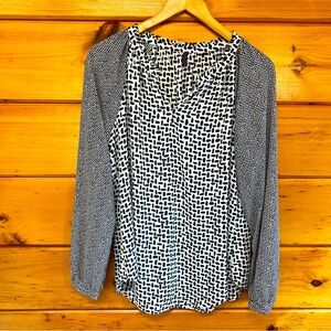 NYDJ V Neck Long Sleeve Black and White Long Sleeve Blouse M